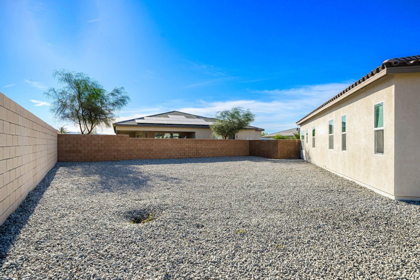 Welcome to 42787 Rachel Court, a contemporary desert retreat - photo 21