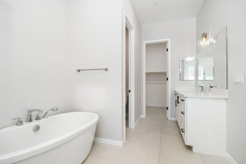 Welcome to 42787 Rachel Court, a contemporary desert retreat - photo 29