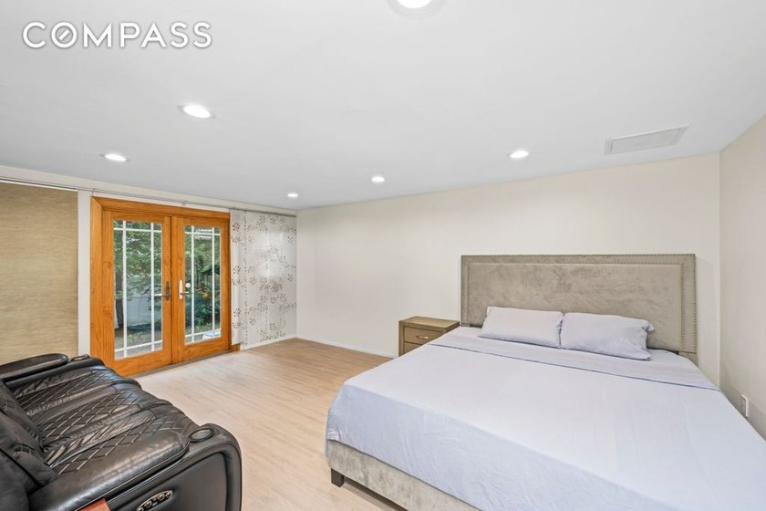 Nestled in the highly desirable Todt Hill , this beautifully - photo 9