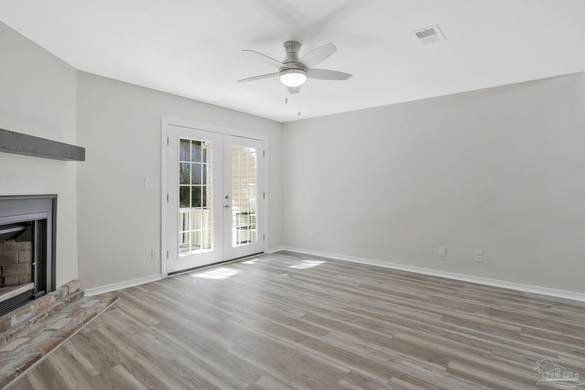 Welcome to this beautifully updated 2-bedroom end-unit townhome - photo 4
