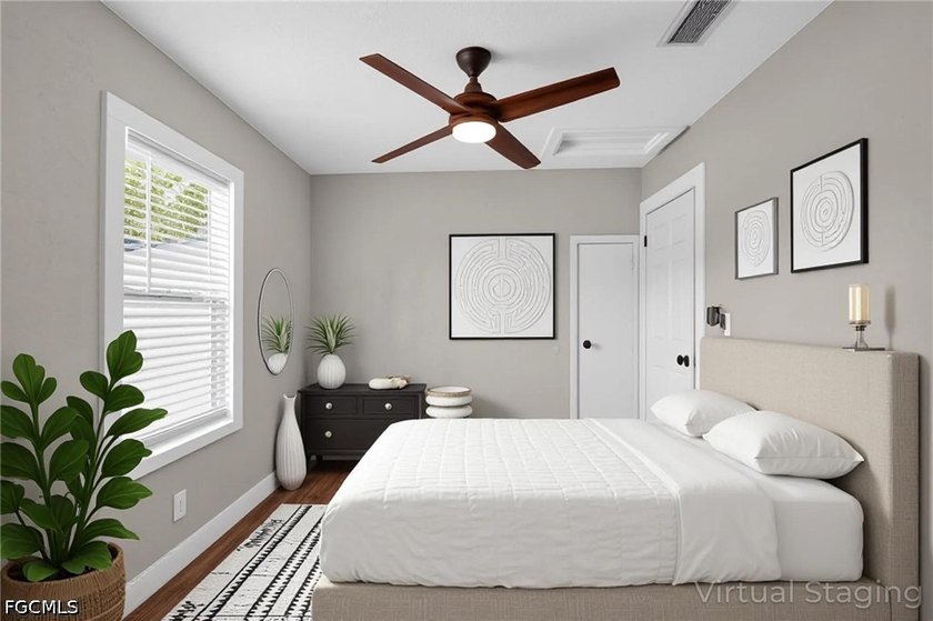 This adorable home is as lovely inside as it is from the street - photo 13