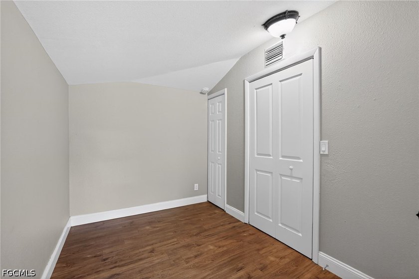 This adorable home is as lovely inside as it is from the street - photo 29