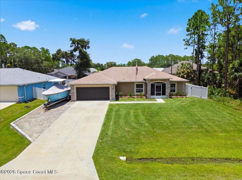 Welcome Home to your amazing Pool Home Oasis nestled in a quiet - photo 8