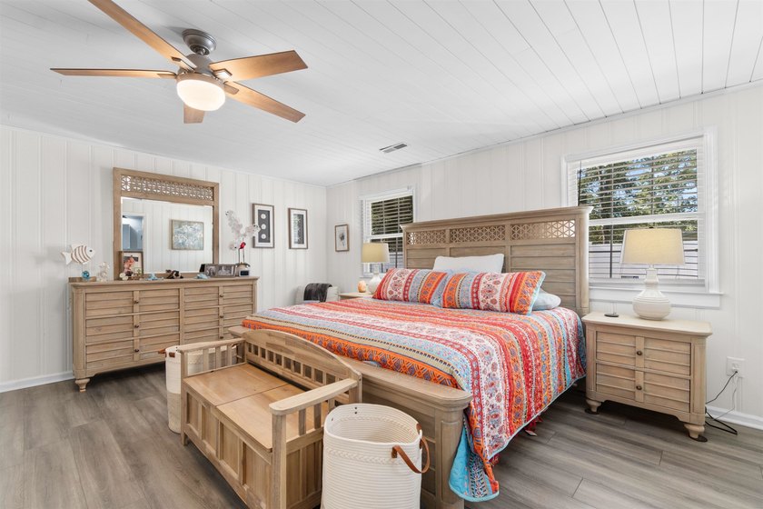 Your quintessential coastal retreat awaits. This immaculate - photo 15