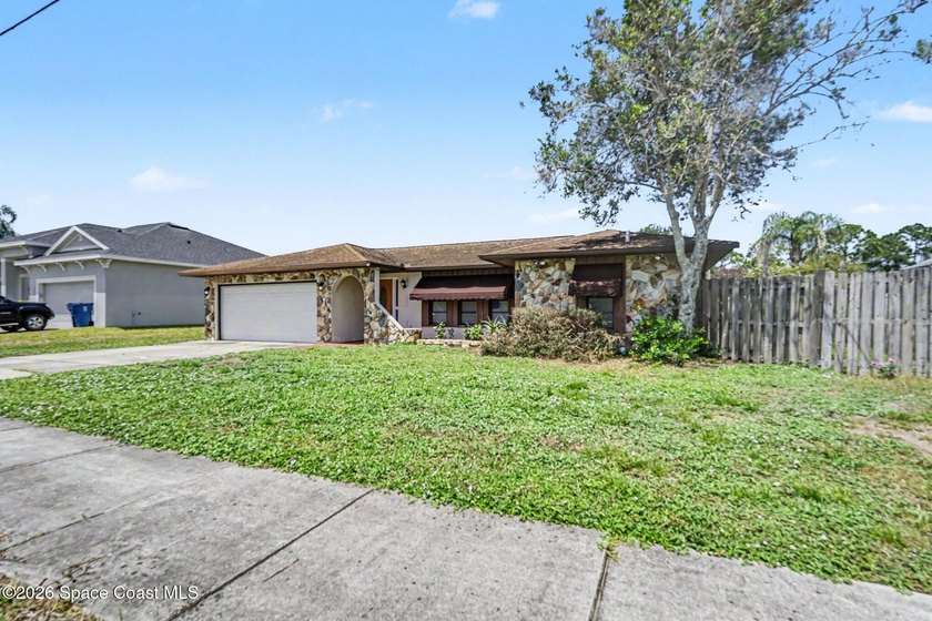 Welcome home to this beautifully maintained 3-bedroom, 2-bath - photo 3