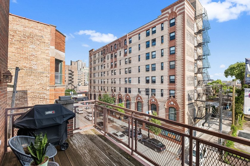 Looking for a top-floor, south-facing, and elevator building? - photo 7