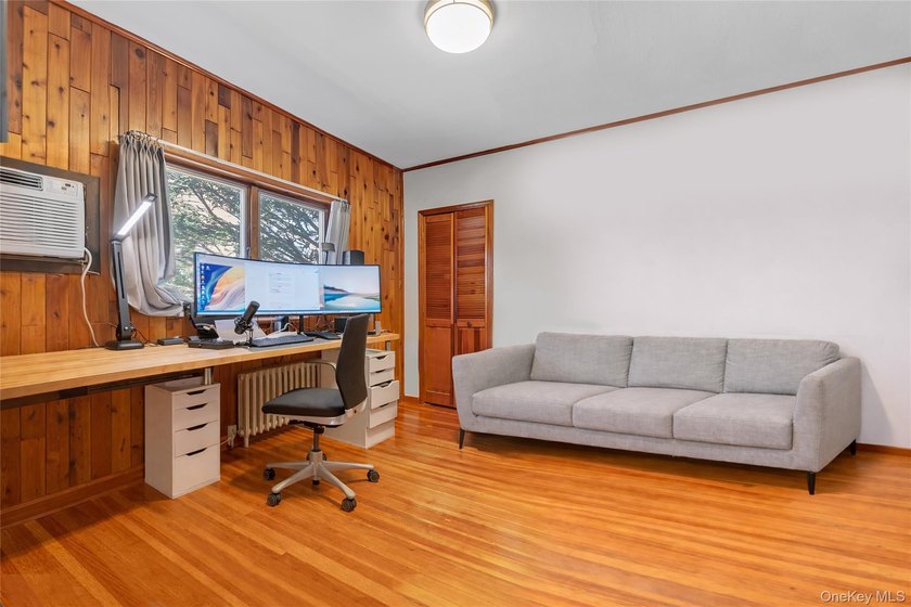 Don't miss this detached single-family residence offering five - photo 9