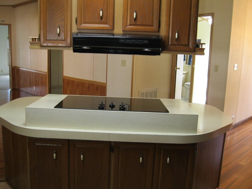 Spacious and well maintained 2 Bedroom 2 bathroom mobile home - photo 16