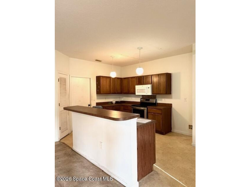 Opportunity awaits! Whether you're looking for room to grow or - photo 7