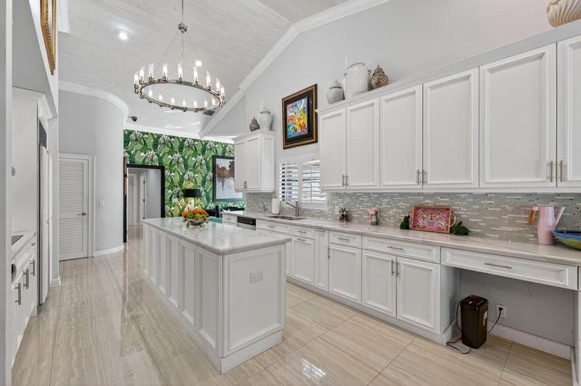 Welcome to this beautiful 4-bedroom, 4-bath residence in Boca - photo 19