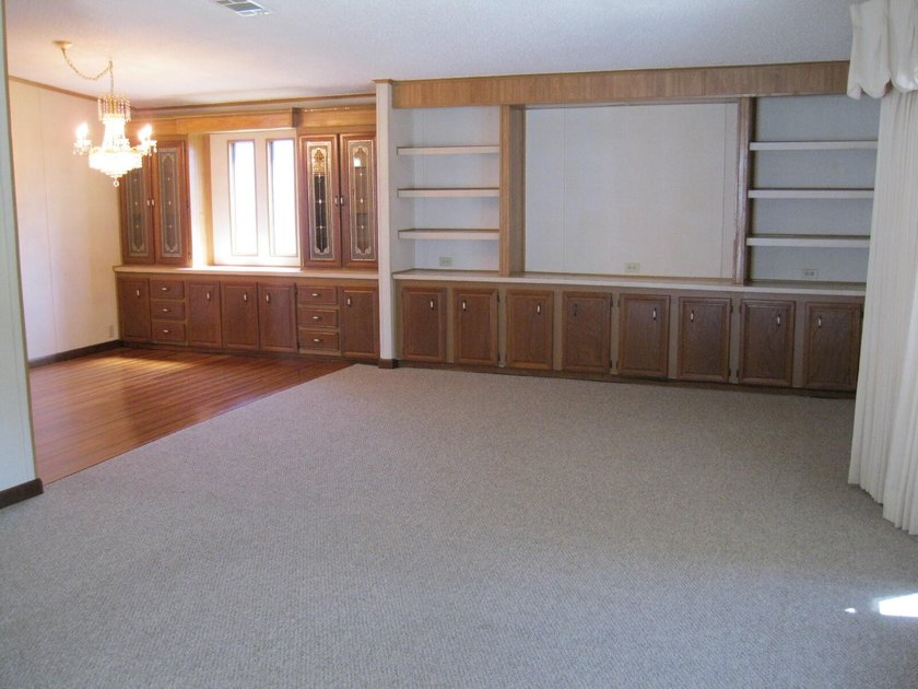 Spacious and well maintained 2 Bedroom 2 bathroom mobile home - photo 26