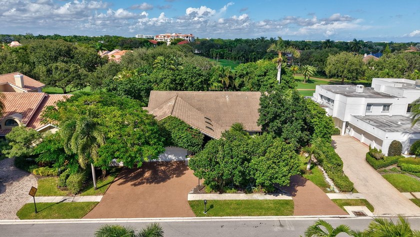 Welcome to this beautiful 4-bedroom, 4-bath residence in Boca - photo 58