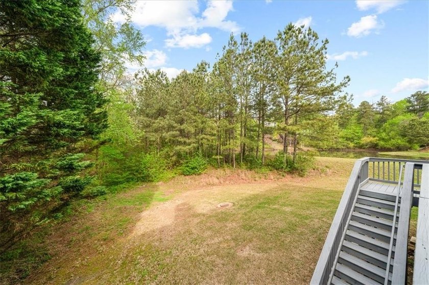 Talk about a hidden gem, nestled in a quiet neighborhood in a - photo 11