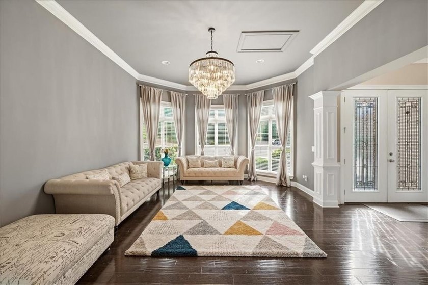 Talk about a hidden gem, nestled in a quiet neighborhood in a - photo 17