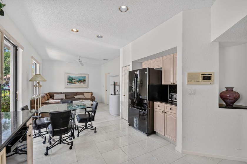 Welcome to this charming 3-bedroom, 2-bathroom single-story - photo 17
