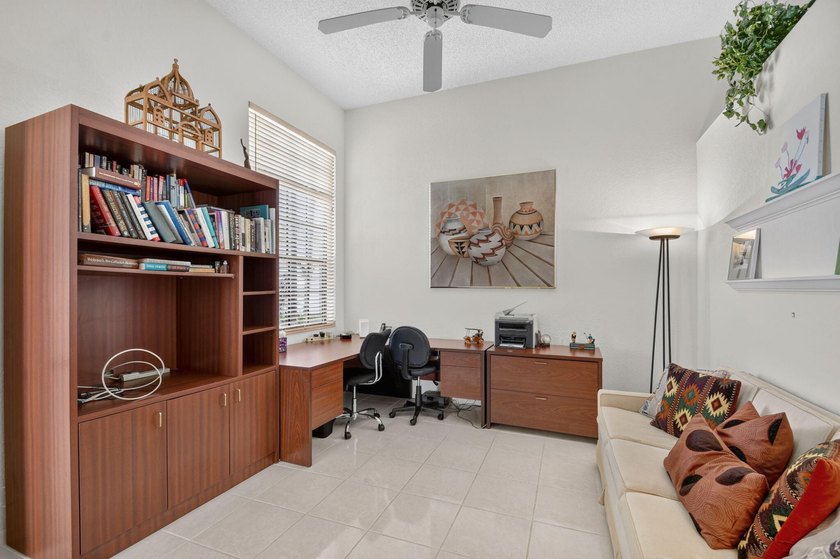 Welcome to this charming 3-bedroom, 2-bathroom single-story - photo 23
