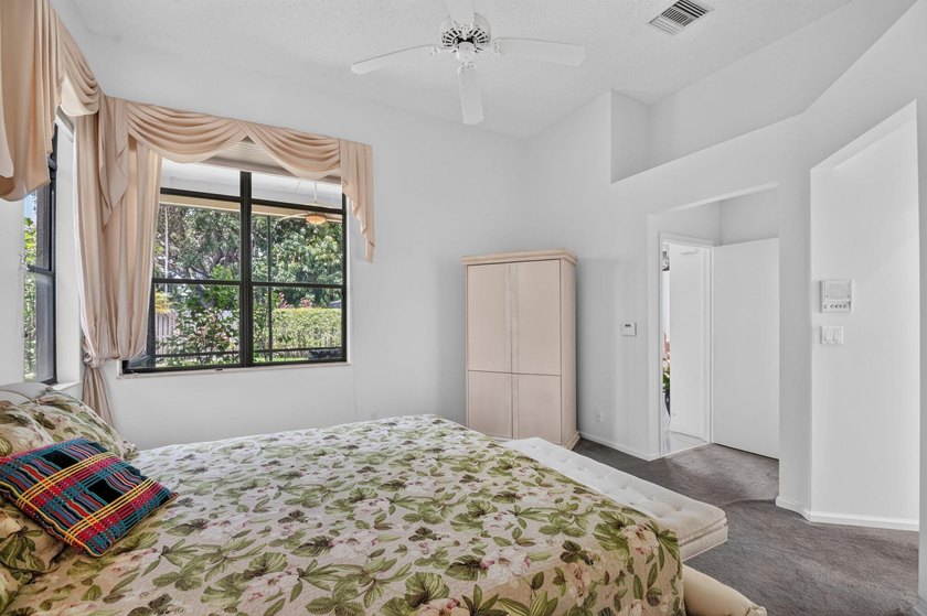 Welcome to this charming 3-bedroom, 2-bathroom single-story - photo 26