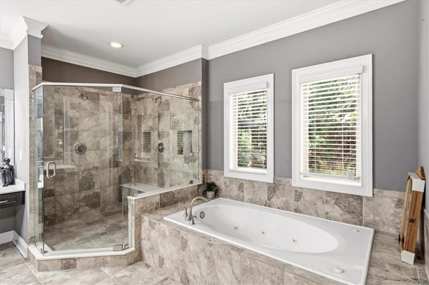 Talk about a hidden gem, nestled in a quiet neighborhood in a - photo 27