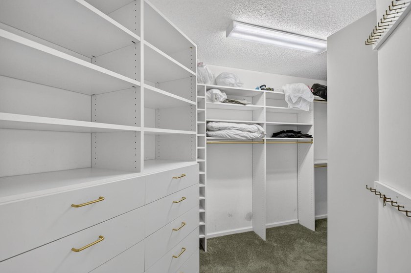 Welcome to this charming 3-bedroom, 2-bathroom single-story - photo 28