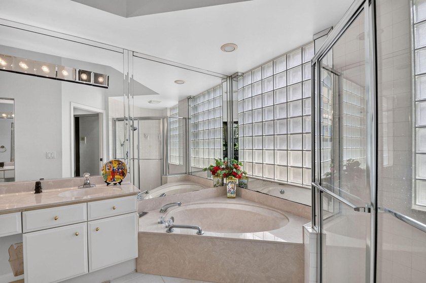 Welcome to this charming 3-bedroom, 2-bathroom single-story - photo 30