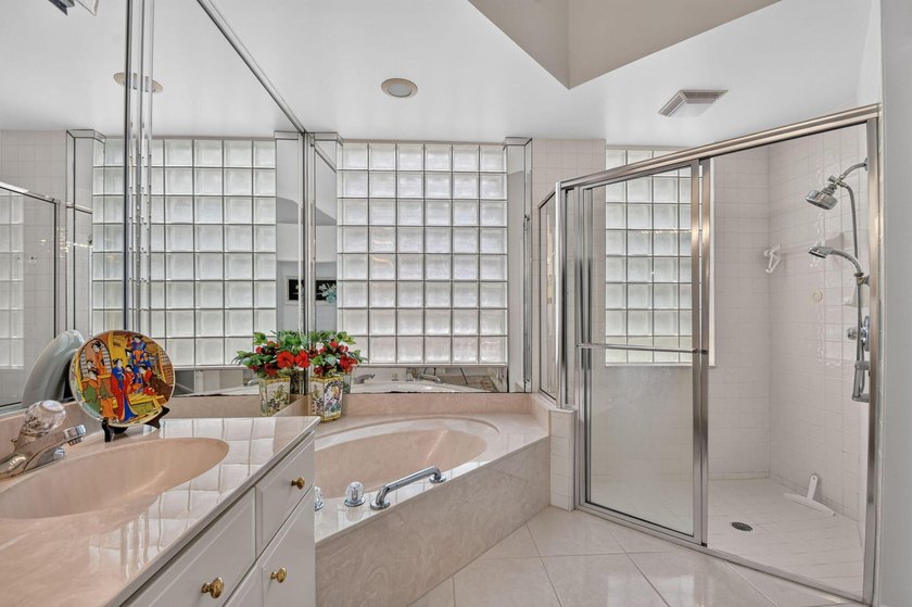 Welcome to this charming 3-bedroom, 2-bathroom single-story - photo 33