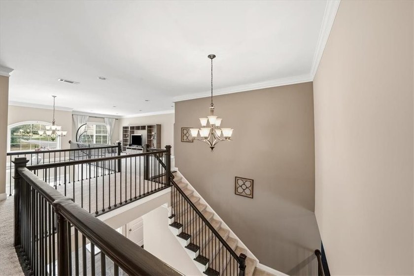 Talk about a hidden gem, nestled in a quiet neighborhood in a - photo 34