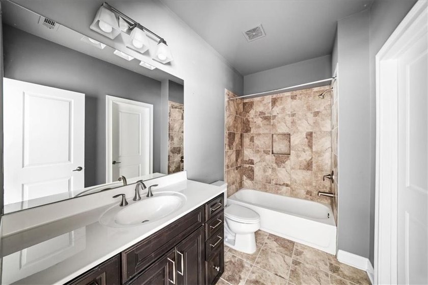 Talk about a hidden gem, nestled in a quiet neighborhood in a - photo 36