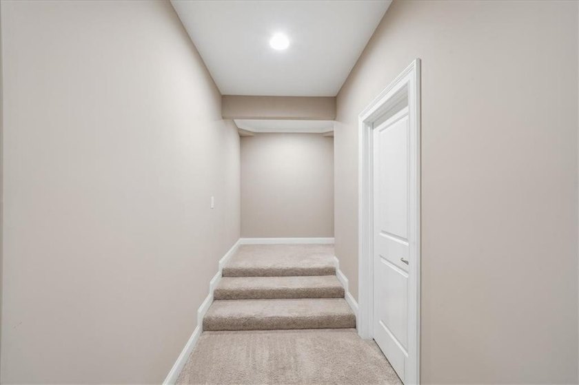 Talk about a hidden gem, nestled in a quiet neighborhood in a - photo 40