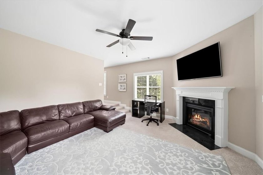 Talk about a hidden gem, nestled in a quiet neighborhood in a - photo 44