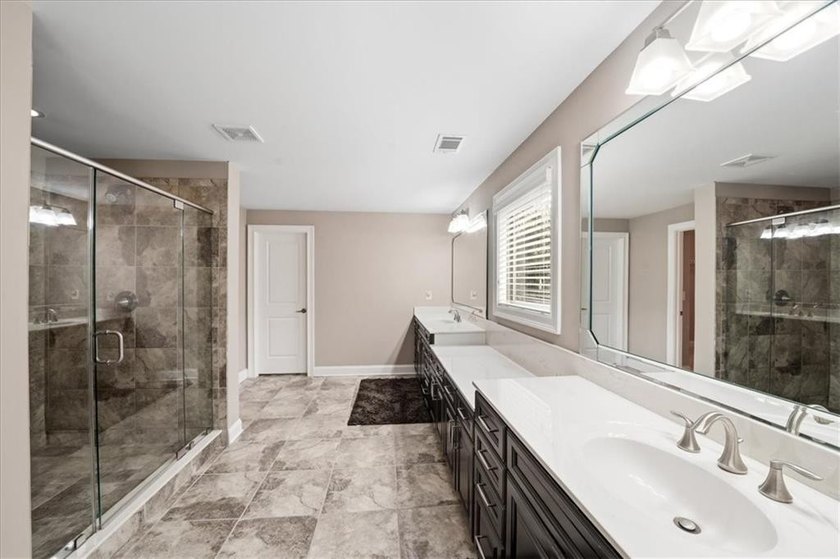 Talk about a hidden gem, nestled in a quiet neighborhood in a - photo 46