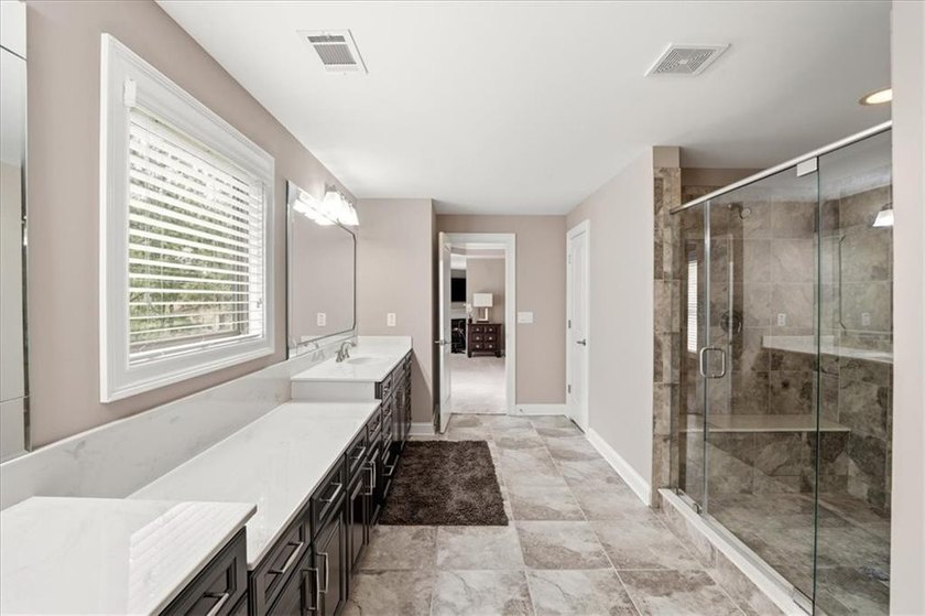 Talk about a hidden gem, nestled in a quiet neighborhood in a - photo 47