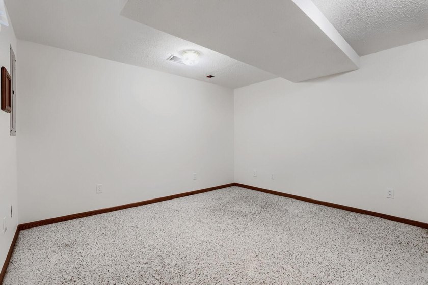 Welcome to 7901 Lilac Lane, a beautifully maintained 3-bedroom - photo 15