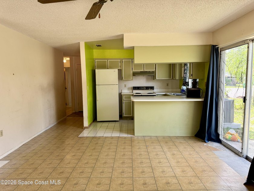 Opportunity awaits with this charming 2-bedroom, 2-bathroom home - photo 3