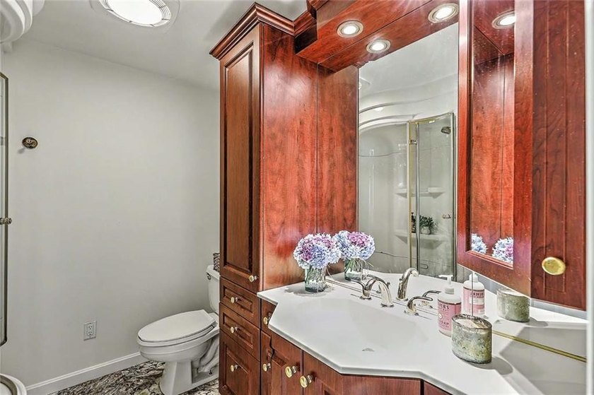 Welcome to this charming Cape Cod home in the desirable - photo 20