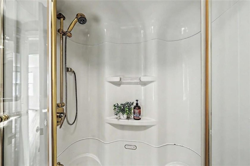 Welcome to this charming Cape Cod home in the desirable - photo 21