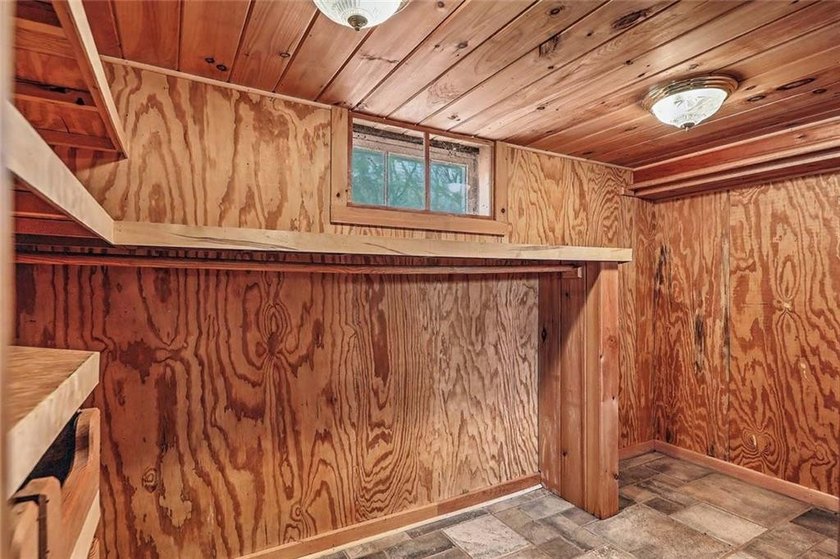 Welcome to this charming Cape Cod home in the desirable - photo 28