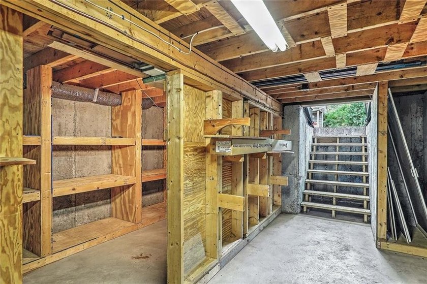Welcome to this charming Cape Cod home in the desirable - photo 30