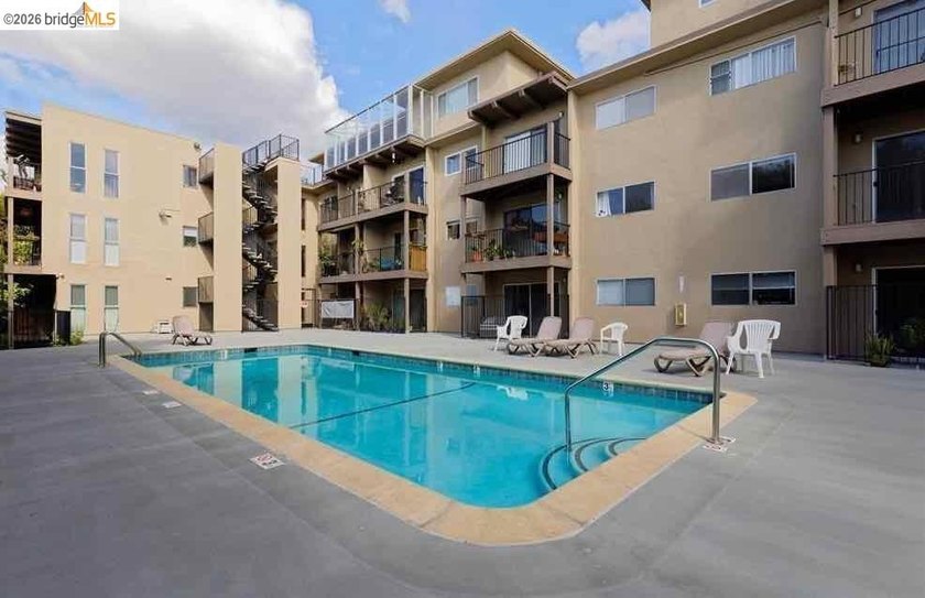 Here is the Oakland pied-a-terre you have been looking for - photo 31