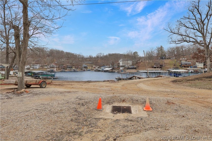 Finding the perfect combination of no-wake cove protection, deep - photo 48