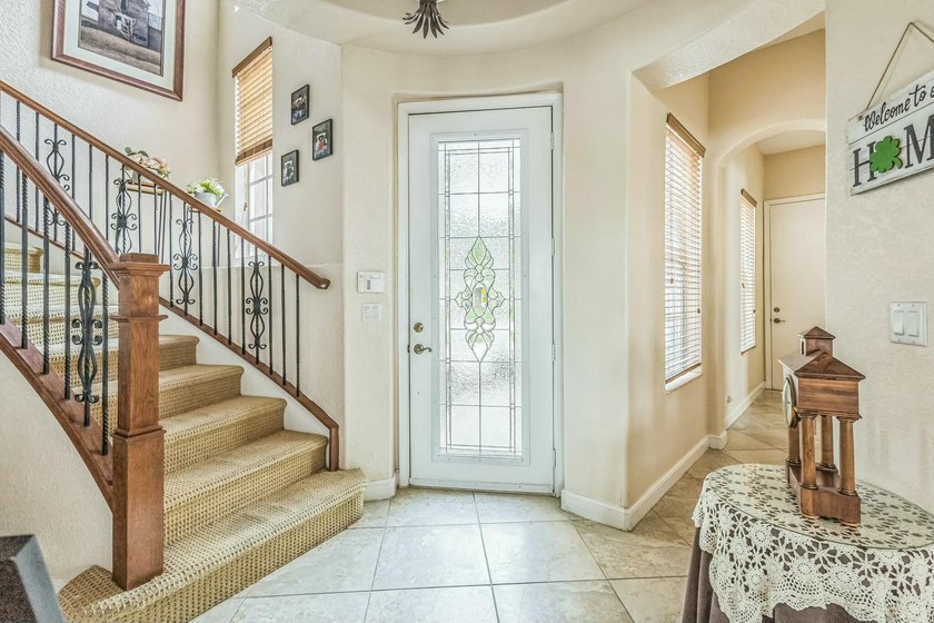 MOTIVATED SELLER! Rare opportunity to own the only 6-bedroom - photo 3