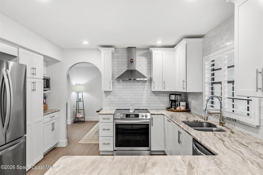Welcome to this stunning fully remodeled 4-bed, 2.5-bath pool - photo 3