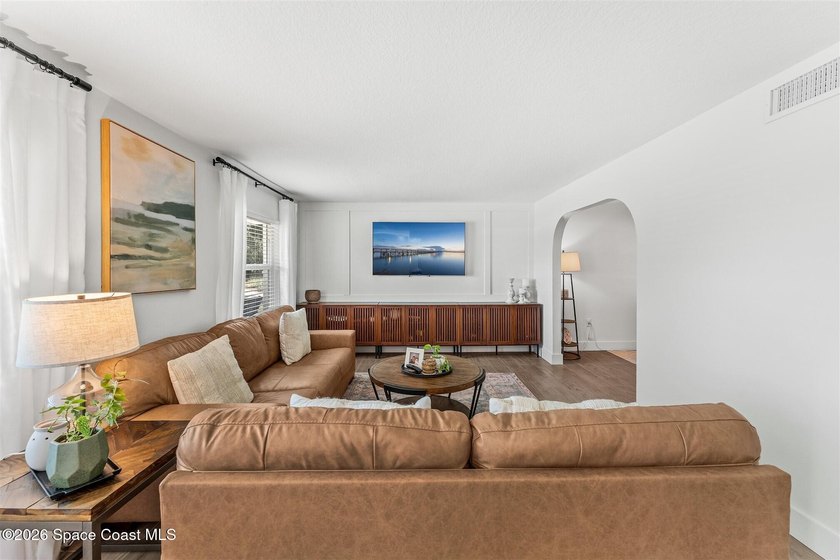 Welcome to this stunning fully remodeled 4-bed, 2.5-bath pool - photo 8