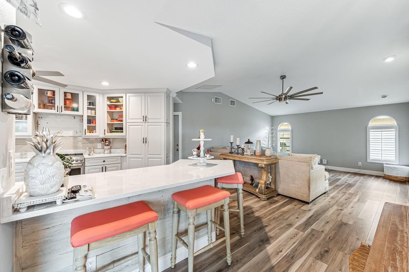 SHORT SALE POOL home off Surfside Blvd in the desirable - photo 15