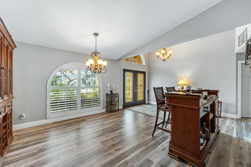 SHORT SALE POOL home off Surfside Blvd in the desirable - photo 17