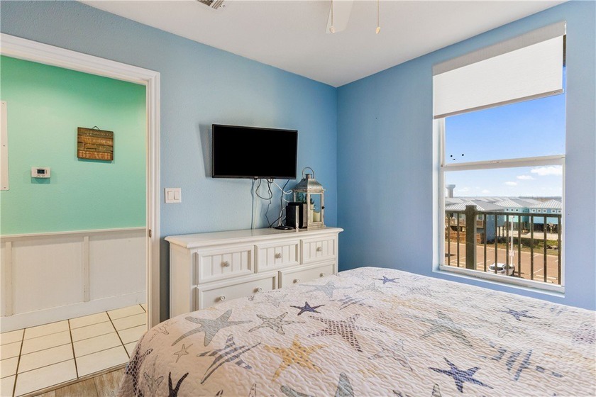 Updated 2BR/2BA Beachfront Condo in Port Aransas! Experience - photo 18
