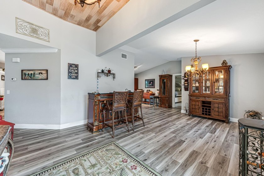 SHORT SALE POOL home off Surfside Blvd in the desirable - photo 20