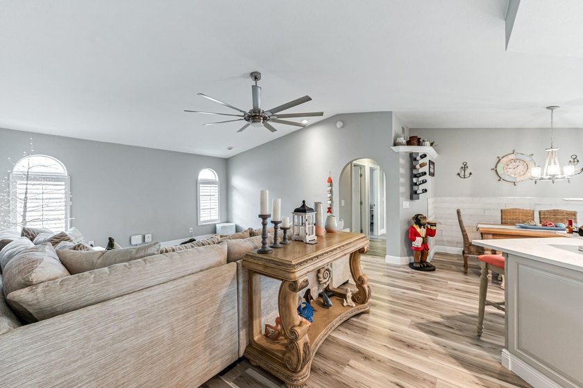 SHORT SALE POOL home off Surfside Blvd in the desirable - photo 22