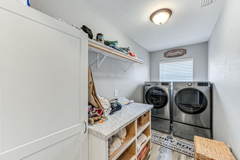SHORT SALE POOL home off Surfside Blvd in the desirable - photo 31