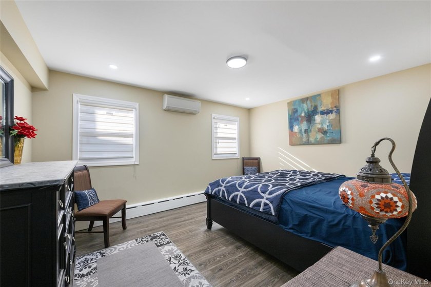 Looking for a Turn-Key Ready, stunning, and spacious home for an - photo 33