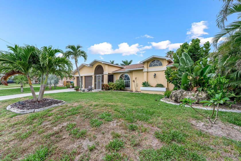 SHORT SALE POOL home off Surfside Blvd in the desirable - photo 39